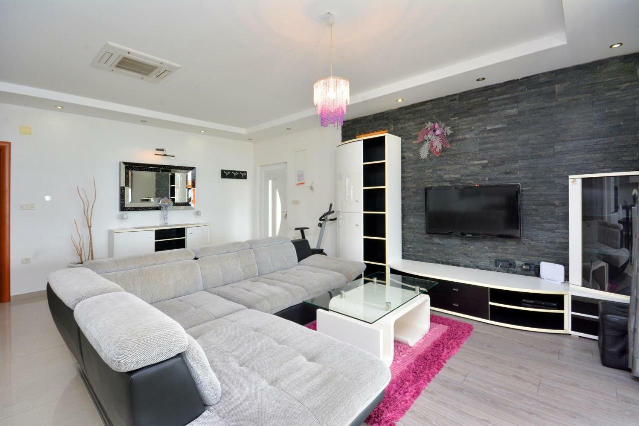 Beach Apartman Petra Подстрана Экстерьер фото