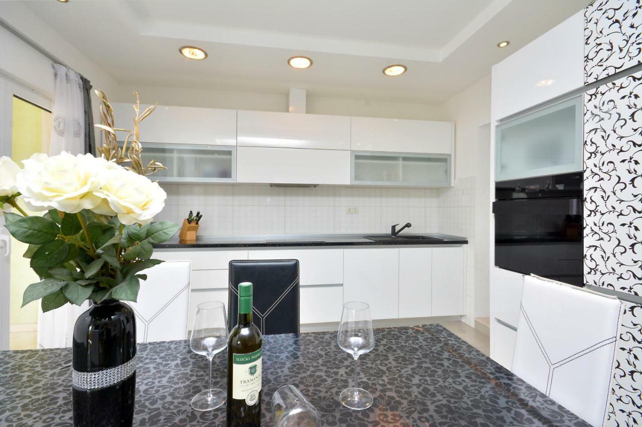 Beach Apartman Petra Подстрана Экстерьер фото
