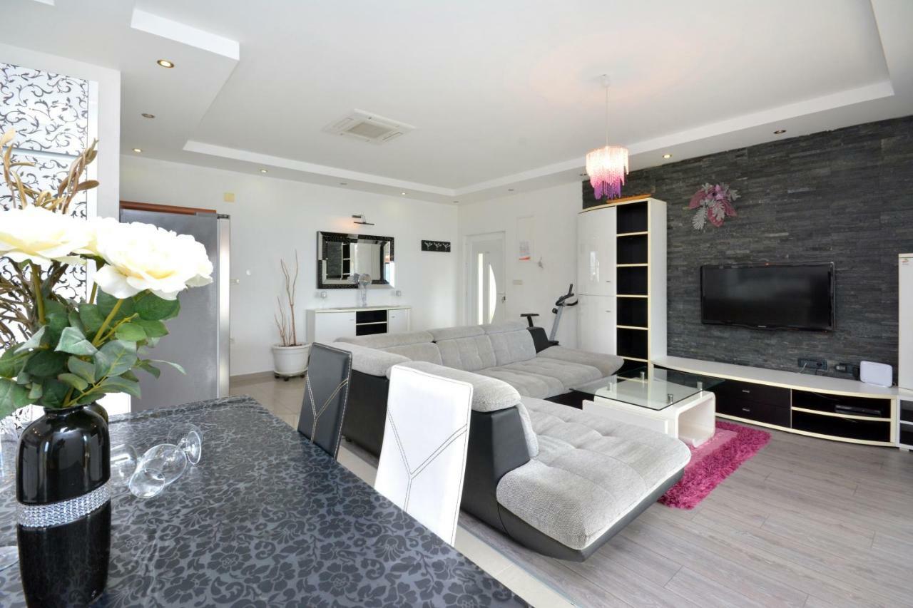 Beach Apartman Petra Подстрана Экстерьер фото