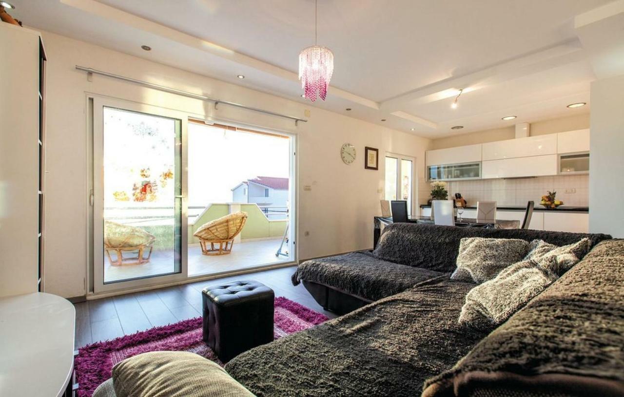 Beach Apartman Petra Подстрана Экстерьер фото